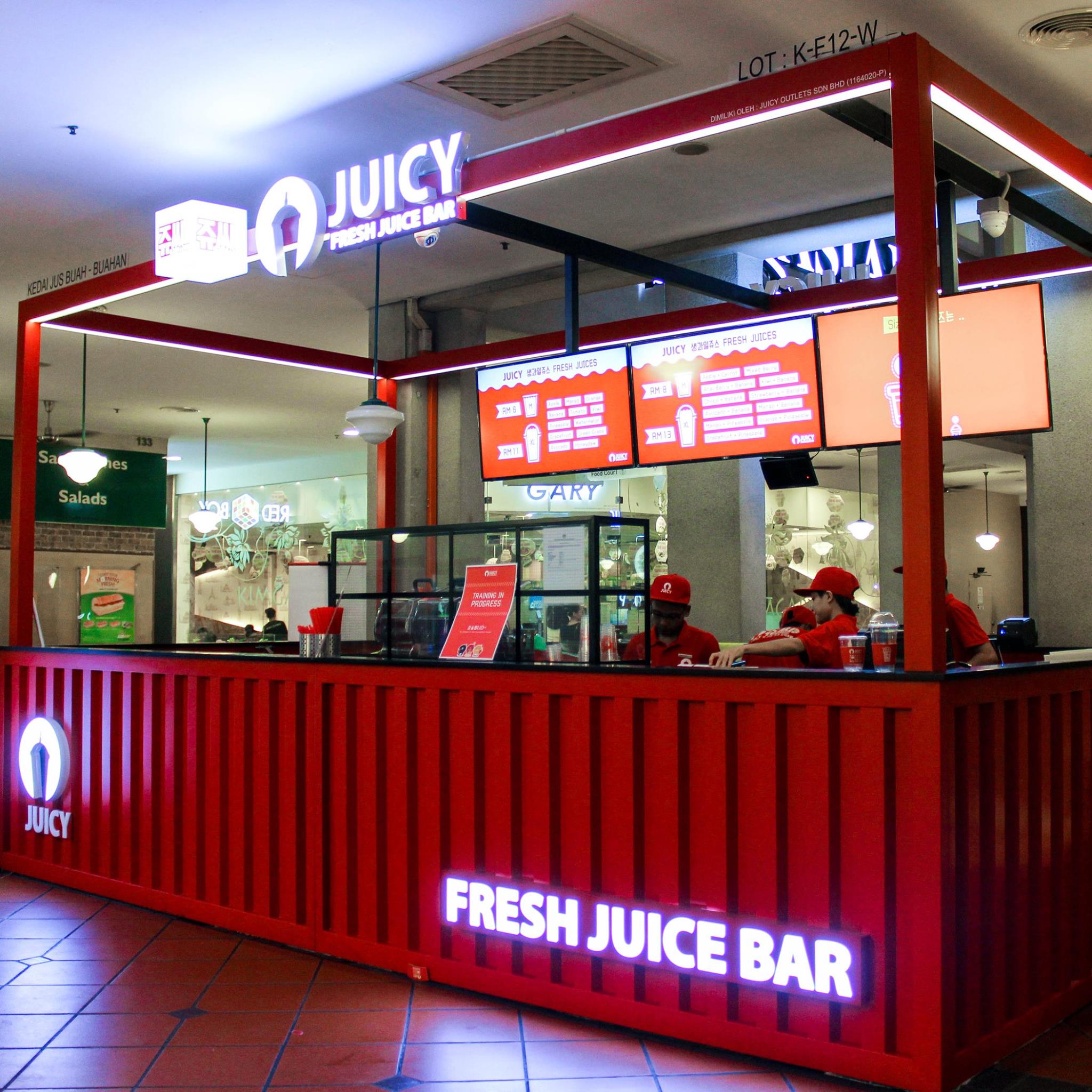 JUICY-Fresh-Juice-Bar-booth-example-Malaysia